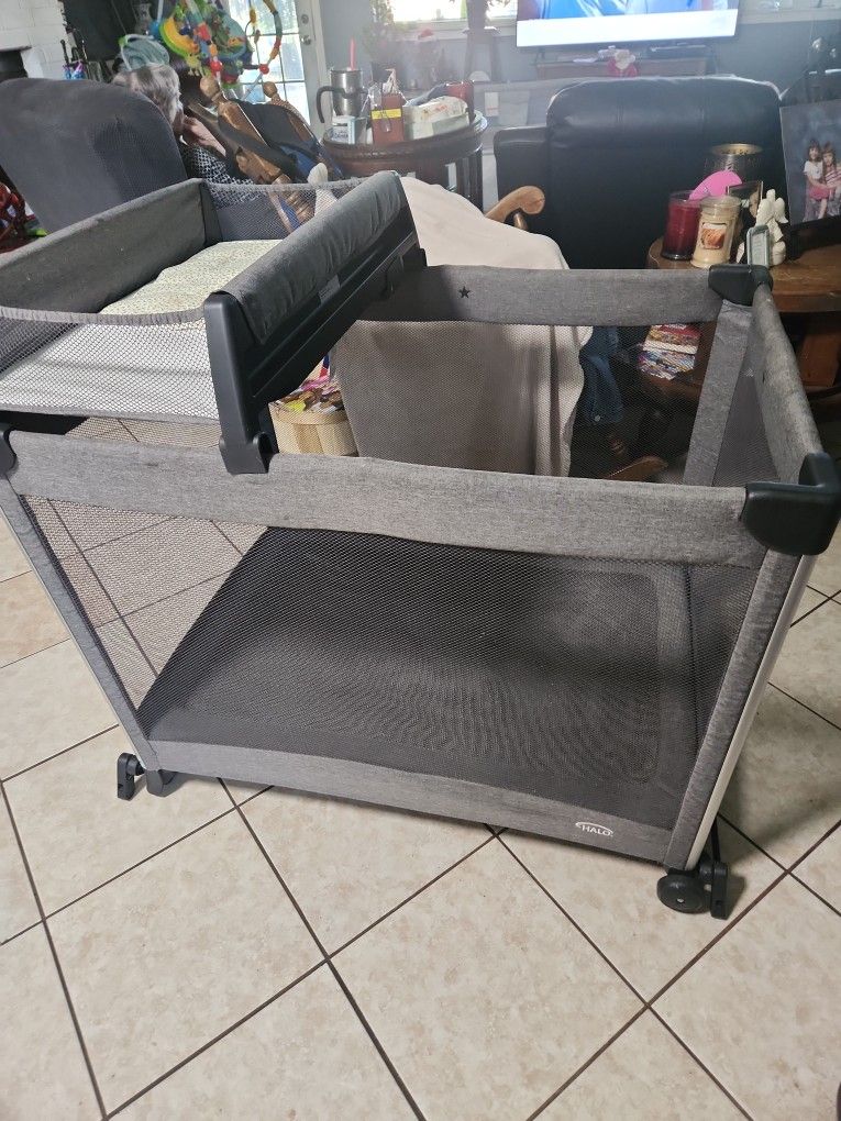 Halo Playpen Changing Table