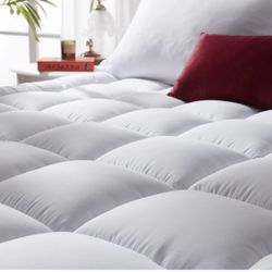 Mattress Topper King Size,Soft Quilted Fitted Mattress Pad Cover, Plush Soft Pillowtop with Elastic Overfilled Down Alternative Filling(8-21”Deep Poc