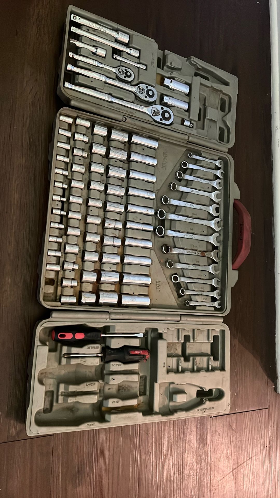 Crescent tool set