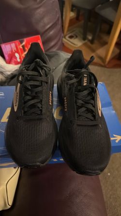 Brooks Revel 8