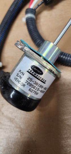 Fuel solenoid for Carrier Transicold units.