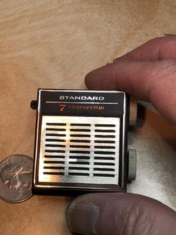 Small Vintage Collectible AM Transistor Radio