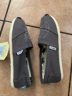 TOMS slip-on