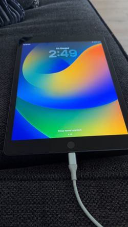 Apple iPad 9th Generation (64GB Wi‑Fi) – Excellent Condition