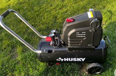 Husky AIR COMPRESSOR  8 Gal. 150 PSI Portable Electric Oil-Free Horizontal with Rubber Wheels and 1-Quick Coupler