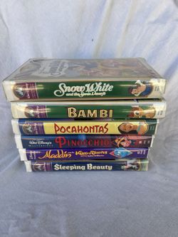 Lot Of 6 Disney VHS Clamshell  - SNOW WHITE - BAMBI - POCAHONTAS - ALADDIN -