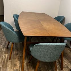 Table ,5 Chairs