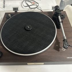 Crosley C8 Turntable