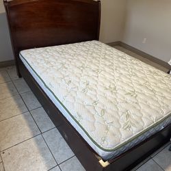 NO MATTRESS JUST BED FRAME QUEEN SIZE