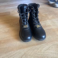 Michael Kors boots for little girls size one barely use