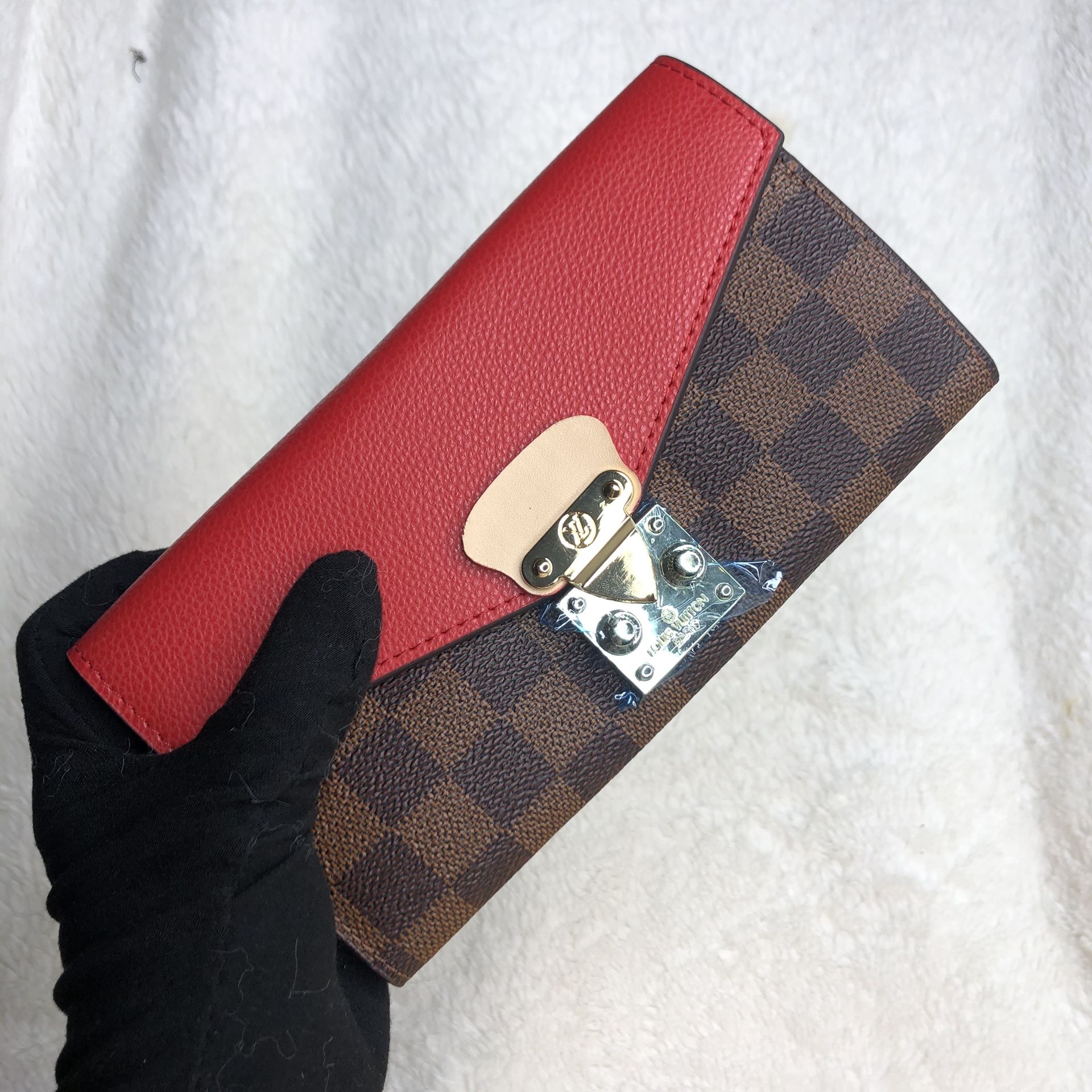 Auth LV Rosalie Coin Purse Damier Azur for Sale in Vallejo, CA - OfferUp