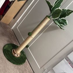 Cat Tree - NEW (out of box)