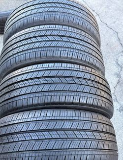 235/55/19 Michelin vendo un set de llantas usadas excelente condiciones de vida las 4 ✅🤩I am selling a set of used tires, all 4 in excellent living c