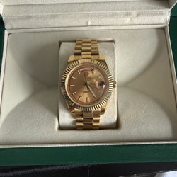 Gold Tone Luxury Watch