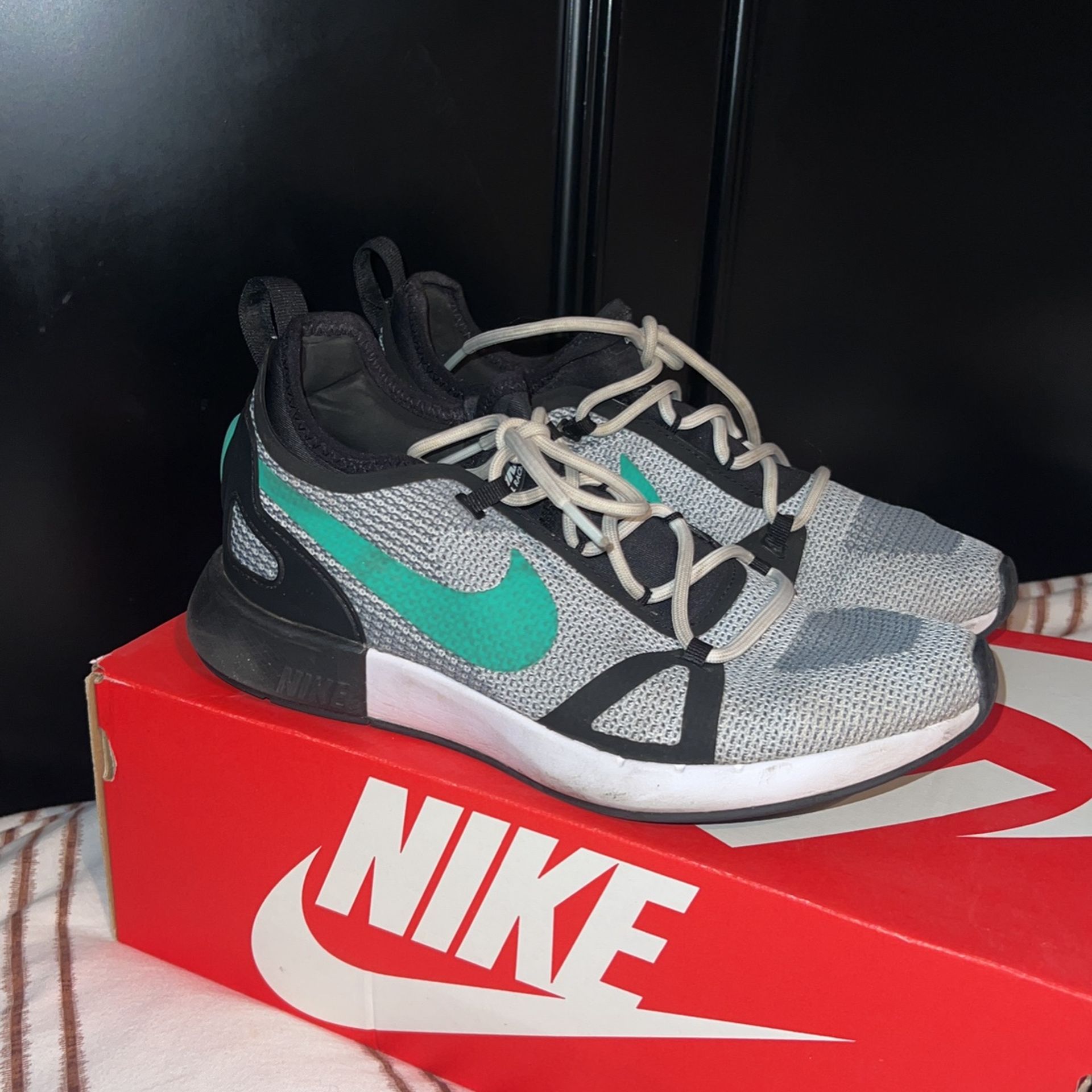 Women’s Nike Shoes Size 8