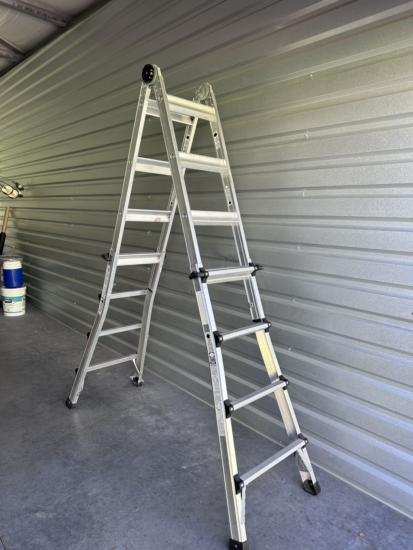 17 Ft Ladder - Escalera 