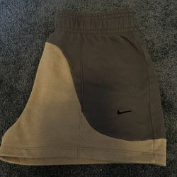 L Women  Shorts 