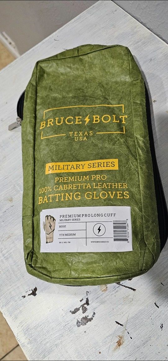 Bruce Bolt Military Series Youth Medium