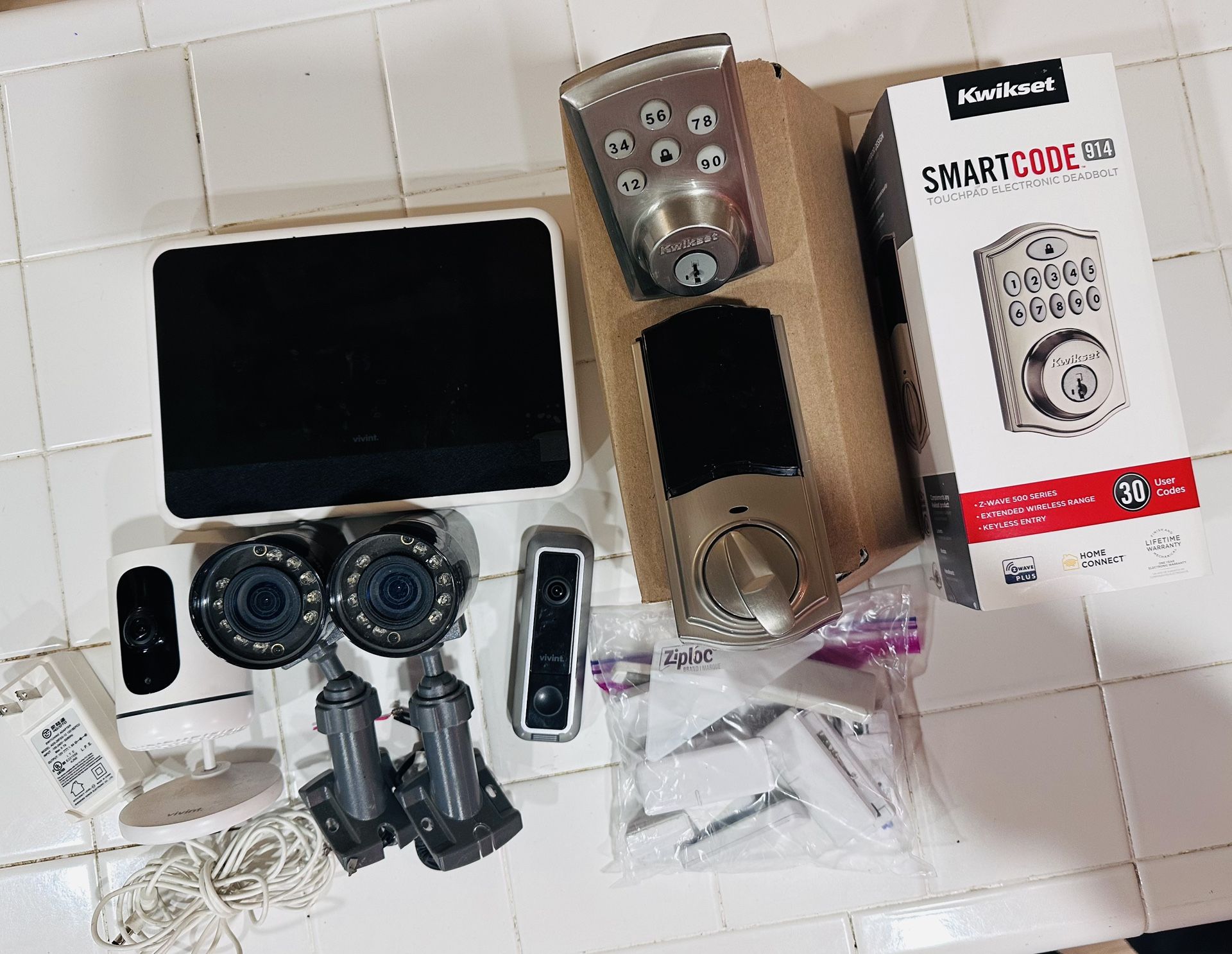 Vivint Cameras, Panel, Sensors