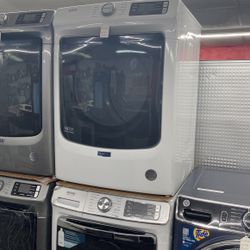 New Scratch And Dent Maytag Front Load Washer And Dryer Set. 1 Year Warranty 