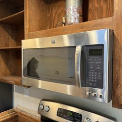 GE Microwave/hood