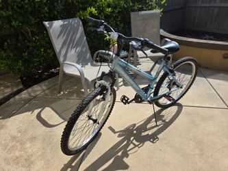 Huffy 26" Women's Mountain Bike