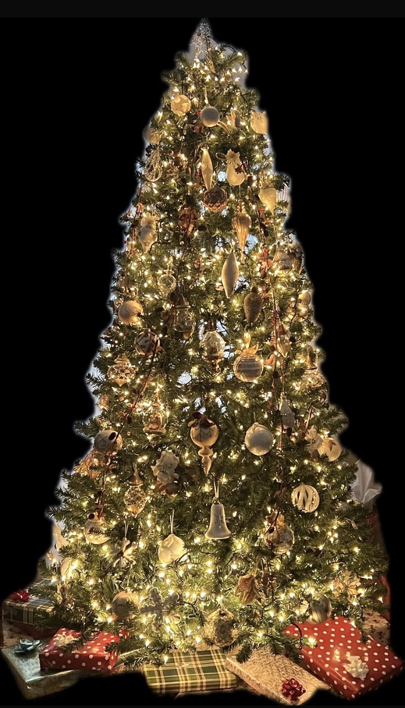 Quality 8 Ft Artificial Christmas Tree with lights