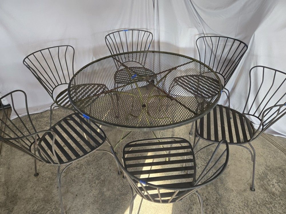 Outdoor Wrought Iron Dining Set w/Paint