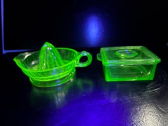 Vintage Hazel-Atlas depression Green Uranium Glass Refrigerator Dish & Citrus Juicer Reamer