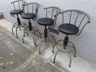 4 - Full swivel outdoor bar stools