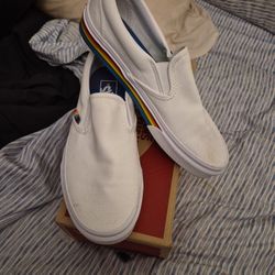 VANS CLASSIC SLIP ON....SIZE 7.5 MENS