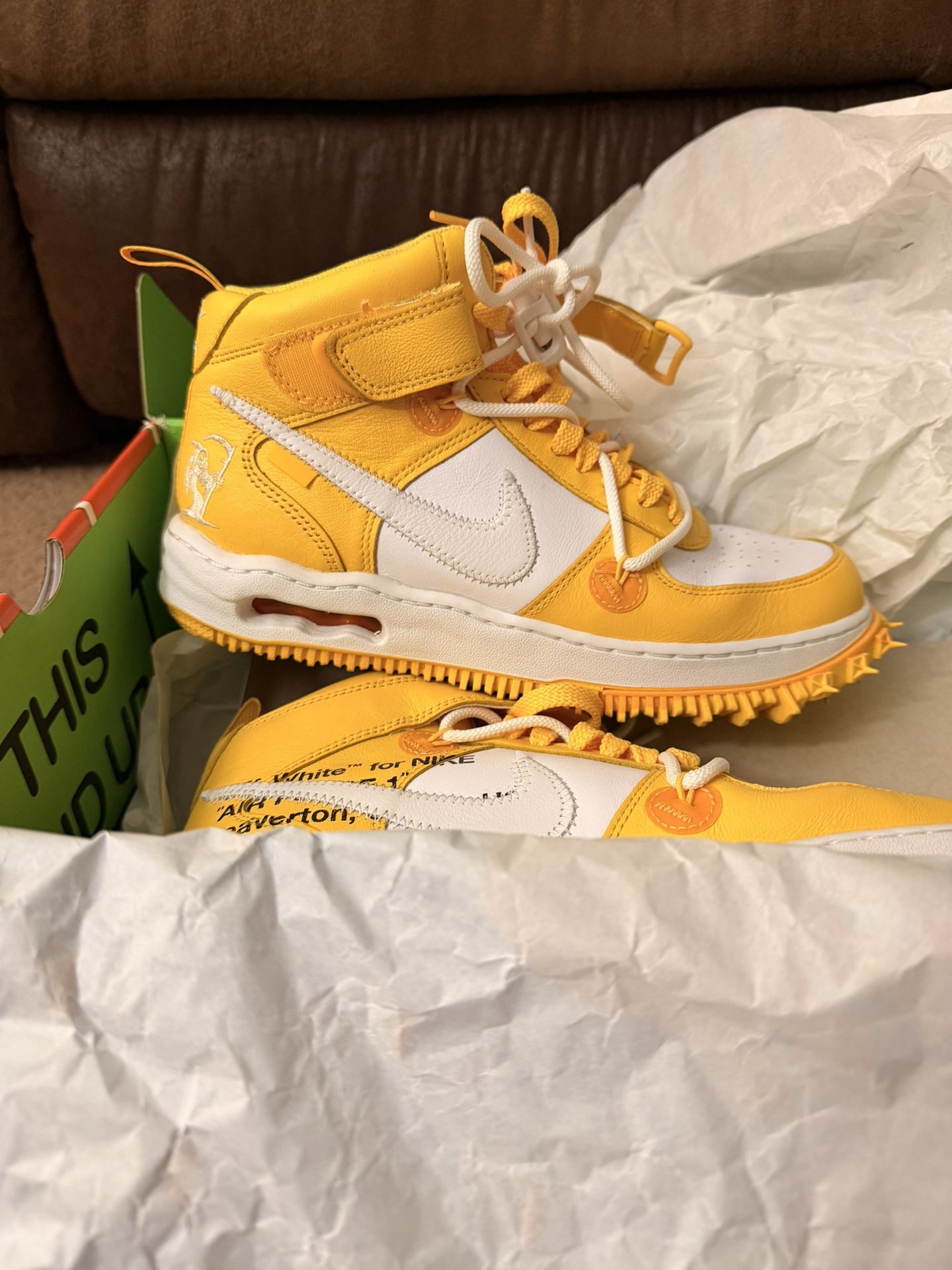 Off White x Nike Air Force 1 Mid University Gold Men’s Size 8 OG Box