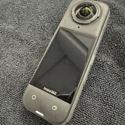 Insta360 X4