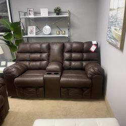 Derwin Nut Manual Reclining Loveseat w/ Console