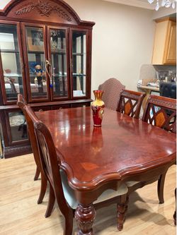 Beautiful Cherrywood dining room, set with six chairs and leaf and matching buffet Beautiful Cherrywood dining room, set with six chairs and leaf and