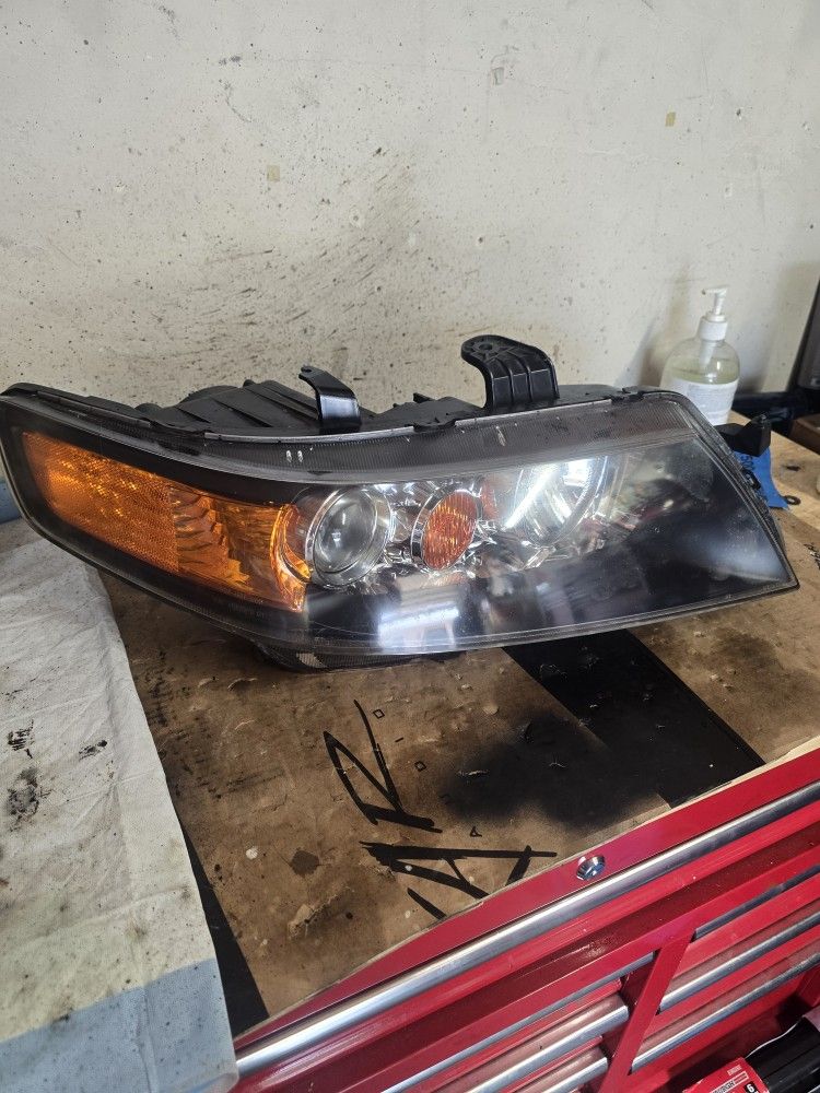 06-08 Acura TSX Right Headlight