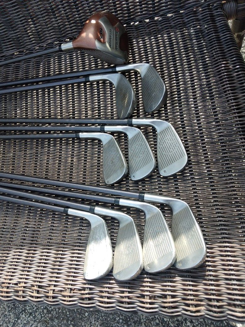 10 TaylorMade Golf Club TaylorMade Titanium 10.5 1p 1s Remainder Of Clubs Are From 3 To 9 Use
