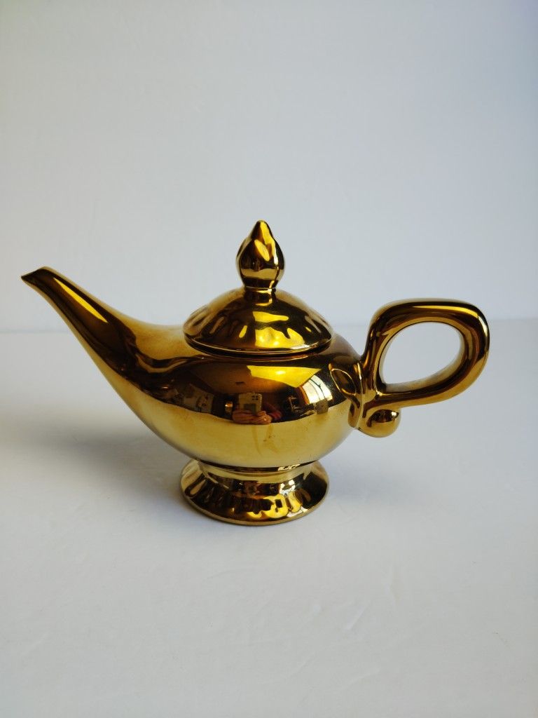 Disney Aladdin 7.5" Enchanting Genie Lamp Teapot Ceramic Polished Gold