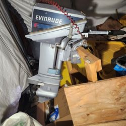 15 Hp Evenrude Kicker Runs Great