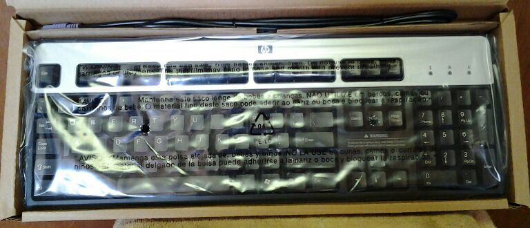 COMMERCIAL JANITORIAL / HP NEW IN THE BOX COMPUTER KEYBOARD #352750-001 LOT PRICING AVAILABLE CALL FOR INFORMATION