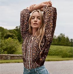New with Tags LOFT XL size Floral Split Neck Blouse