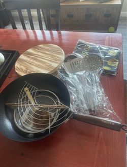 NEW! TIROTO 12.6" Carbon Steel Wok Set 11Pcs Stir Fry Pan with Lid Induction Safe