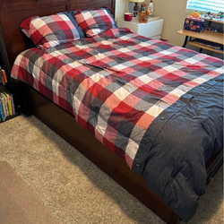 Queen size bed with mattress and 5 drawer dresser