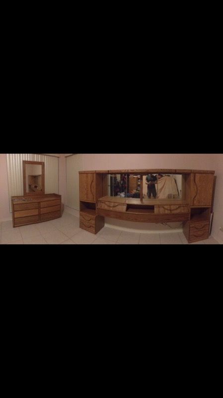 The Orman Grubb Company King Set For In Valrico Fl