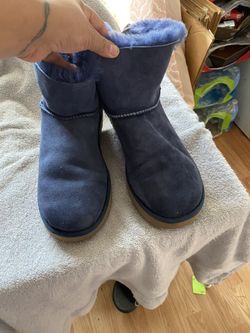 Navy Ugg boots with bow size 10