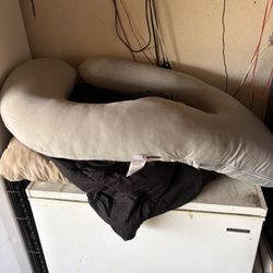 Momcozy Pregnancy Sleep Pillow