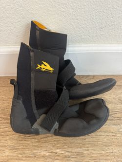 Patagonia R3® Yulex® Split Toe Booties Women’s size 8