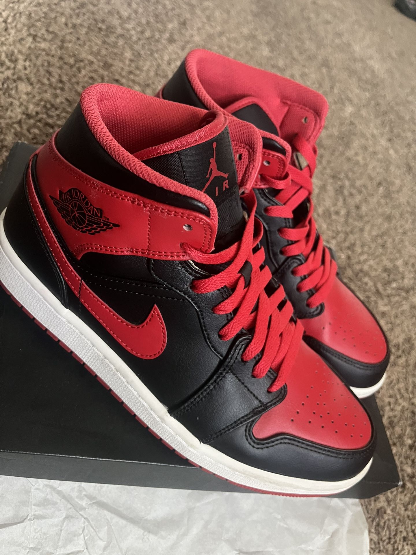 Air Jordan 1 Mid