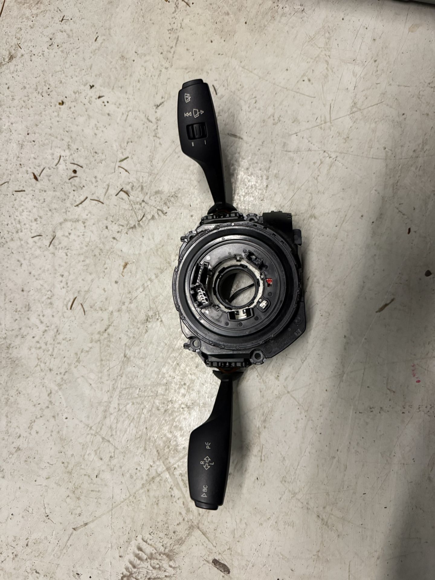 12-20 OEM BMW F22 F30 F32 F33 F36 F82 Clock Spring Steering Wheel Angle Sensor