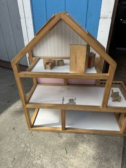 Lakeshore Doll House